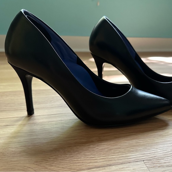 Victoria 2.0 Heel by Antonia Saint - 9B - Picture 6 of 16